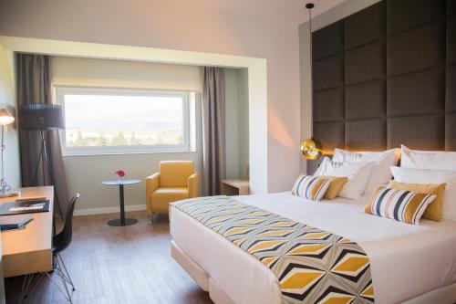 Habitación Doble Estándar - 1 o 2 camas del hotel Tres Reyes Pamplona. Foto 10