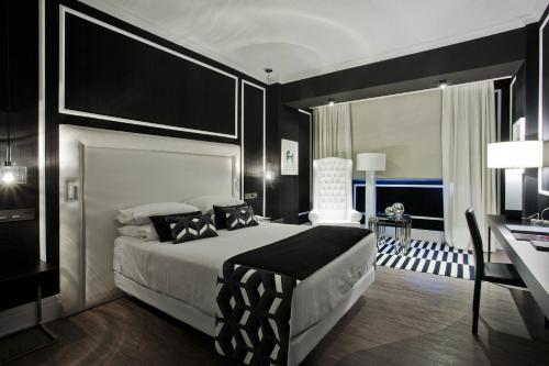 Habitación Doble con cama supletoria - 1 o 2 camas del hotel Tres Reyes Pamplona. Foto 6