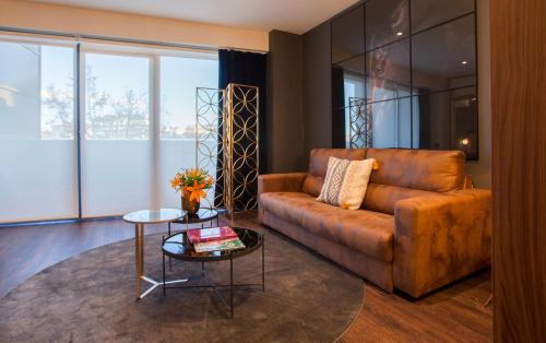 Suite del hotel Tres Reyes Pamplona. Foto 1