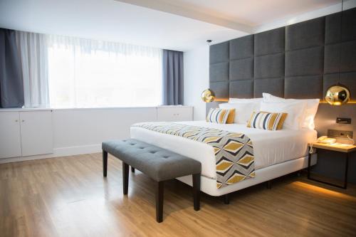 Habitación Familiar del hotel Tres Reyes Pamplona. Foto 3