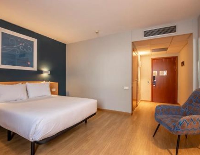 Habitación Doble del hotel Travelodge Murcia. Foto 3