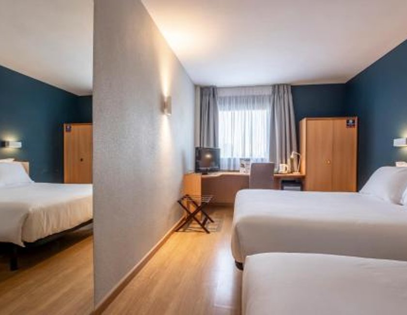 Habitación Familiar Pequeña del hotel Travelodge Murcia. Foto 6