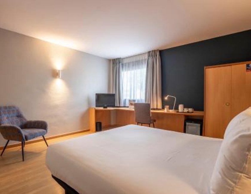 Habitación Doble adaptada para personas con movilidad reducida del hotel Travelodge Murcia. Foto 12