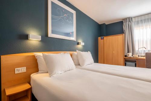 Habitación Doble - 2 camas del hotel Travelodge Murcia. Foto 4