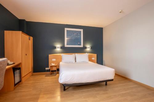 Habitación Doble adaptada para personas con movilidad reducida del hotel Travelodge Murcia. Foto 1