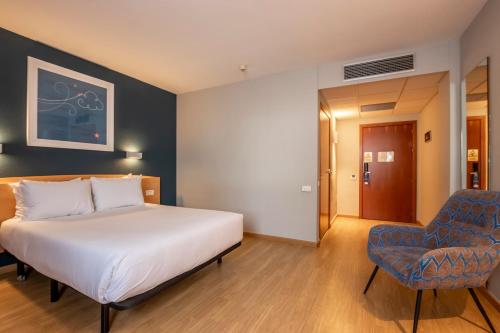Habitación Doble adaptada para personas con movilidad reducida del hotel Travelodge Murcia. Foto 3