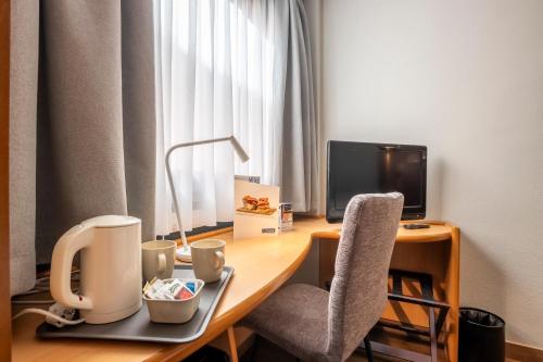 Habitación Doble adaptada para personas con movilidad reducida del hotel Travelodge Murcia. Foto 30