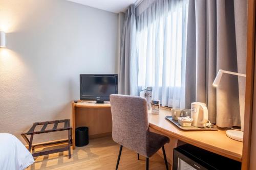 Habitación Doble adaptada para personas con movilidad reducida del hotel Travelodge Murcia. Foto 31