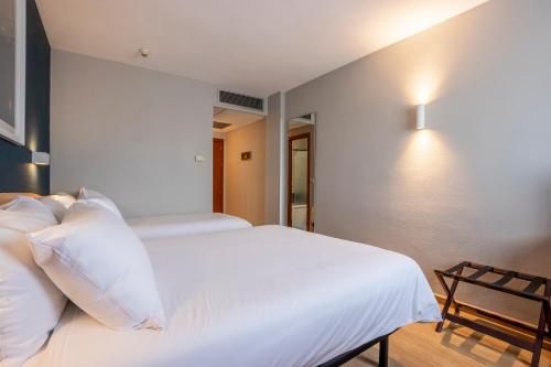 Habitación Familiar Pequeña del hotel Travelodge Murcia. Foto 3