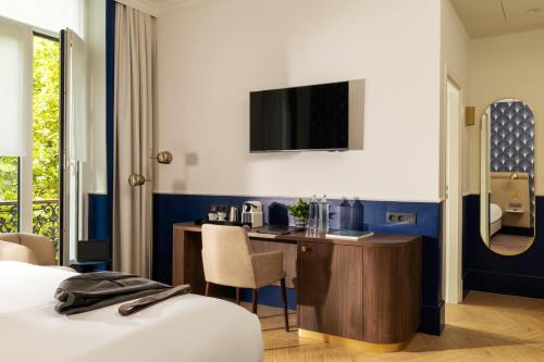 Habitación Doble Deluxe del hotel THE AUGUSTIN. Foto 11