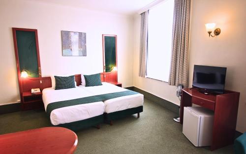 Habitación Doble Estándar - 2 camas del hotel Le Dome. Foto 8