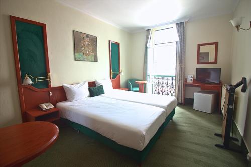 Habitación Doble Estándar del hotel Le Dome. Foto 4