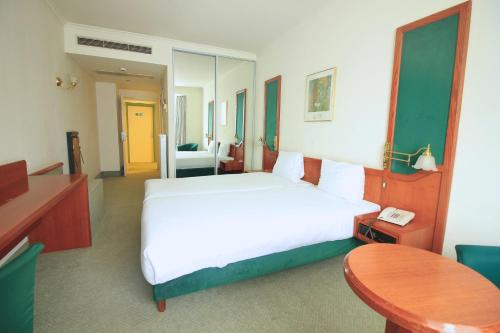 Habitación Doble Superior - 2 camas del hotel Le Dome. Foto 3