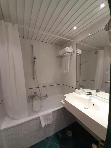 Habitación Individual Superior del hotel Le Dome. Foto 1