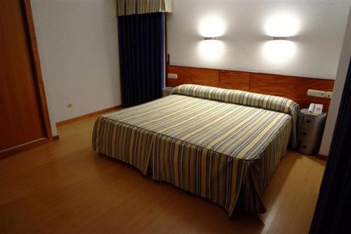 Habitación Triple del hotel Colón Tuy