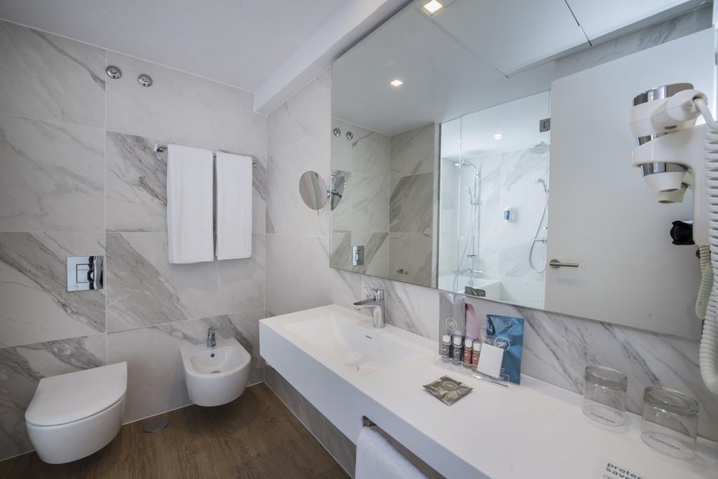 Habitación familiar del hotel Occidental Vigo. Foto 2