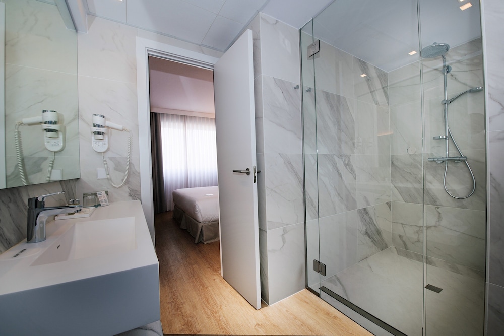 Habitación Superior del hotel Occidental Vigo. Foto 5