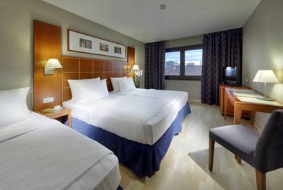 Habitación Triple del hotel Exe Vienna. Foto 8