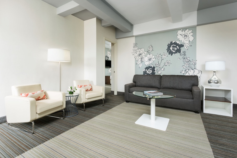 Suite de un dormitorio, dos baños y cocina del hotel Stewart Hotel New York. Foto 9