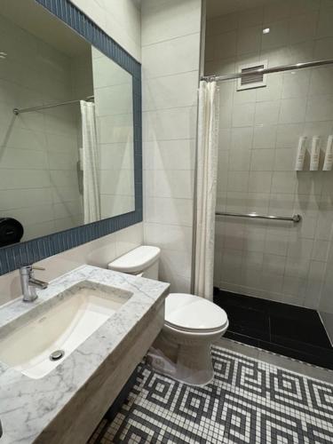 Habitación Estándar con baño compartido - 2 camas del hotel Americana Inn. Foto 6