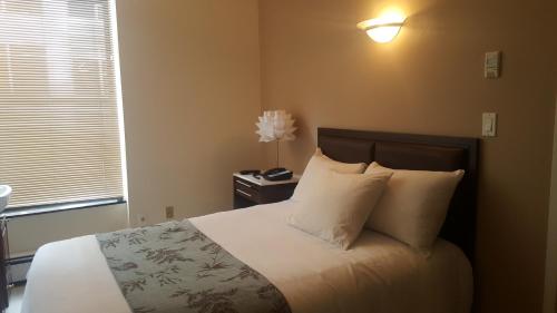 Habitación Doble Estándar con baño compartido del hotel Americana Inn