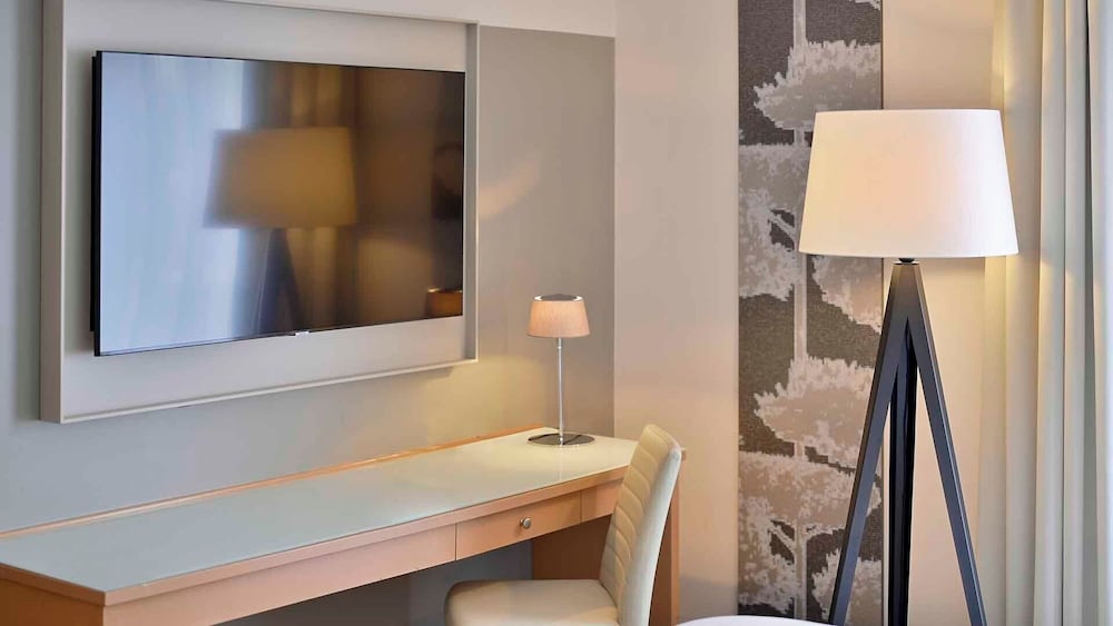 Habitación Standard con cama doble del hotel Mercure Hannover Oldenburger Allee. Foto 2