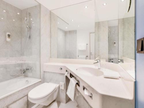 Habitación Superior con Dos Camas Individuales del hotel Mercure Hannover Oldenburger Allee. Foto 7