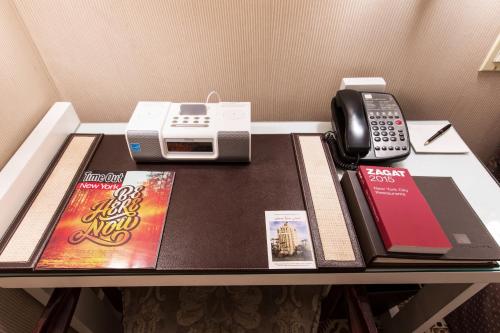 Dos habitaciones comunicadas - Camas grandes del hotel City Club. Foto 1