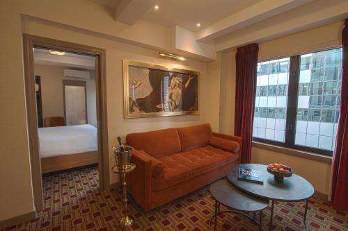 Suite Thomas Edison de 2 dormitorios con 2 camas queen y terraza del hotel Edison