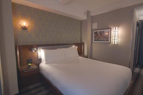 Signature - 1 cama queen del hotel Edison. Foto 2
