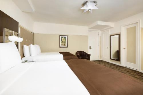 Habitación Estándar con vistas - 2 camas dobles del hotel The New Yorker, a Lotte Hotel. Foto 3