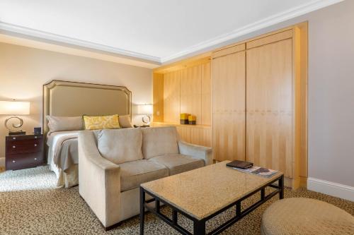 Habitación Premier Executive - 1 cama King con terraza del hotel Omni Berkshire Place. Foto 1