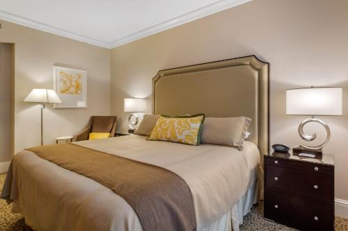 Habitación Deluxe King ADA del hotel Omni Berkshire Place. Foto 4