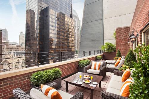 Suite Rodgers and Hammerstein de Lujo con 1 cama extragrande del hotel Omni Berkshire Place. Foto 6