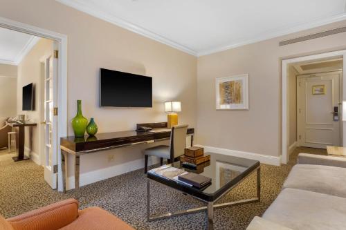 Suite Berkshire del hotel Omni Berkshire Place. Foto 1