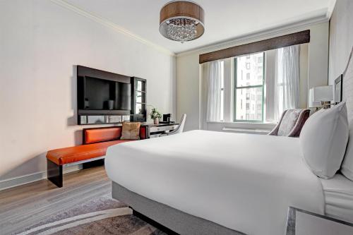 Habitación con cama extragrande del hotel Park South. Foto 3