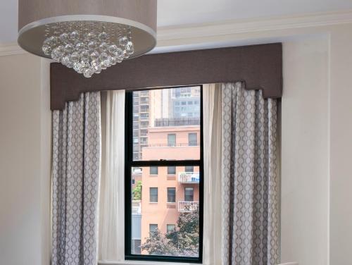 Habitación con cama extragrande y ducha adaptada - Adaptada para personas de movilidad reducida del hotel Park South. Foto 1