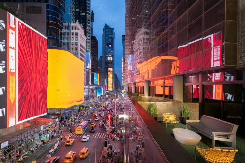 Habitación Terrace Times Square con balcón - 1 cama extragrande del hotel Renaissance Times Square