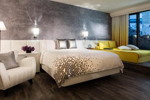 Habitación Terrace Times Square con balcón - 1 cama extragrande del hotel Renaissance Times Square. Foto 1