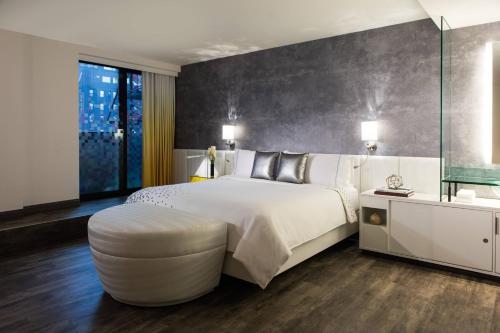 Habitación Terrace Times Square con balcón - 1 cama extragrande del hotel Renaissance Times Square