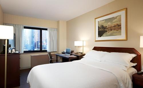 Habitación Estándar Queen del hotel The Manhattan at Times Square. Foto 1