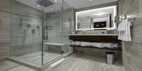 Suite Presidencial con cama extragrande - Planta Manhattan del hotel The Manhattan at Times Square. Foto 5