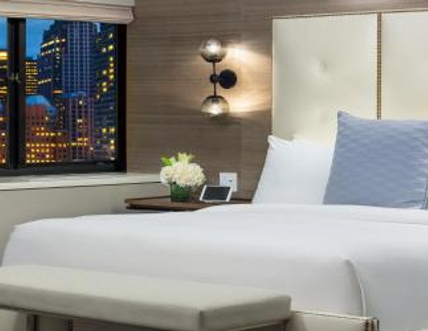 Suite King con zona de estar - Planta Manhattan del hotel Crowne Plaza Manhattan Times Square by IHG
