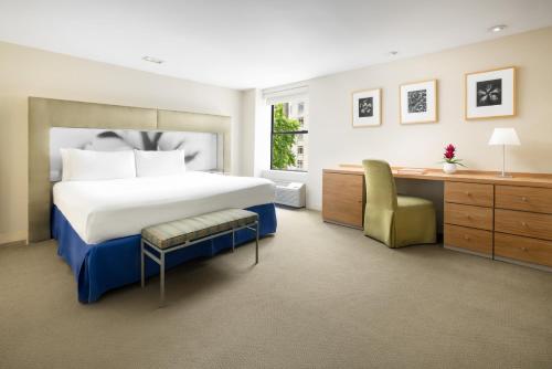 Habitación Estándar - Cama extragrande del hotel Shoreham. Foto 2