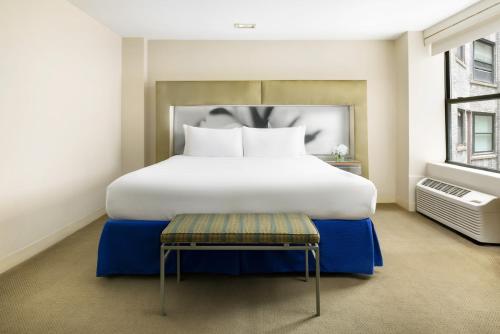 Habitación Deluxe con cama extragrande del hotel Shoreham. Foto 3