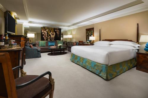 Suite Junior con cama extragrande del hotel The Michelangelo - A Starhotel