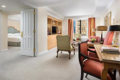 Suite de 1 dormitorio del hotel The Michelangelo - A Starhotel. Foto 1