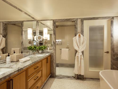 Suite Grand Deluxe del hotel The Surrey. Foto 1