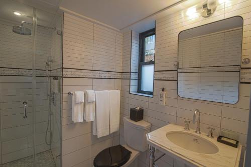 Habitación Superior con 1 cama individual del hotel THE EVELYN. Foto 2