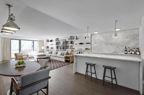 Suite Uptown Bohemian de 1 dormitorio del hotel Loews Regency